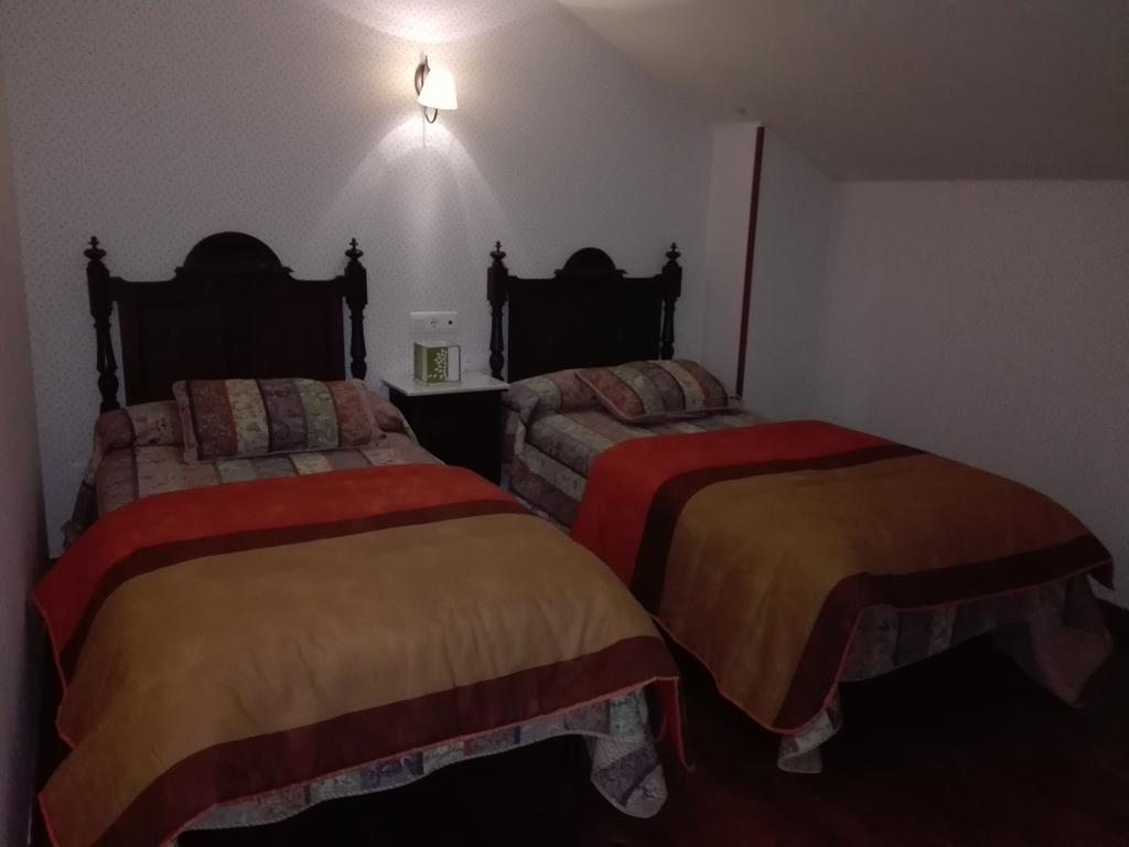 Casa Manoso Hotel Cea Екстериор снимка